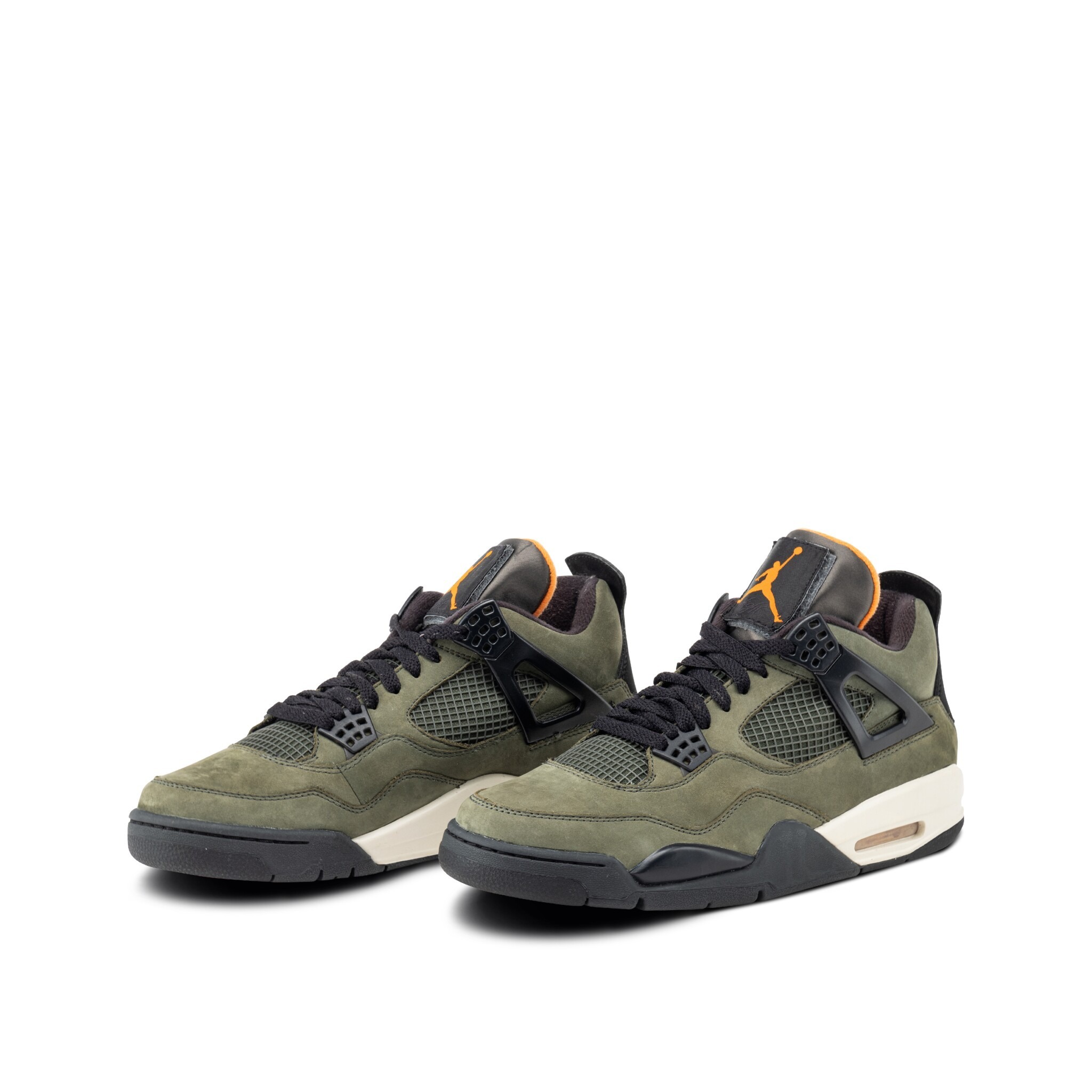 UNDEFEATED x Air Jordan 4